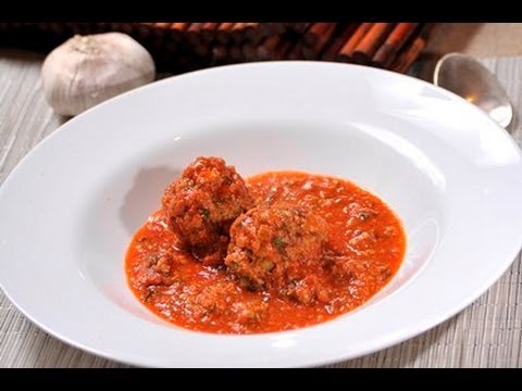 Albóndigas de lentejas en salsa de guajillo con nopales - Lentil Albóndigas & Cactus in Guajillo - UCvg_5WAbGznrT5qMZjaXFGA