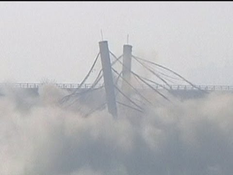 BRIDGE EXPLOSION: Controlled destruction in China 