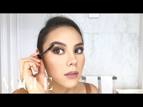 Catriona Gray's Miss Universe Makeup Routine | Beauty Secrets | Vogue - UCRXiA3h1no_PFkb1JCP0yMA