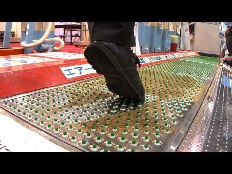 Suction Mat Cleans Shoe Soles #DigInfo - UCOHoBDJhP2cpYAI8YKroFbA