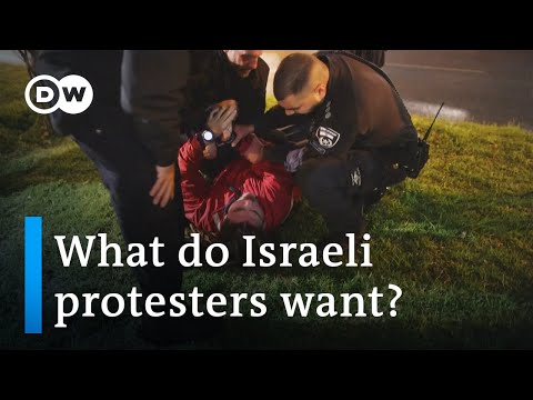 Israeli police clash with anti-government protesters in Tel Aviv | DW News