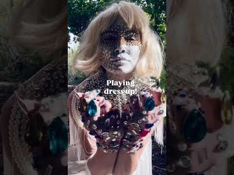 Play dress up with me? #dressup #bling #artist #painter #art #painter #costume #makeup #makeupartist