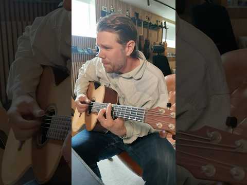 Norah Jones on solo guitar?!