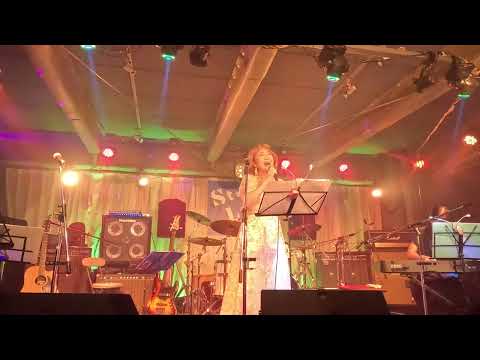 66歳のおばちゃんが「LET　IT　GO～ありのままで」と「Butterfly」を発表会ライブで歌ってみた。