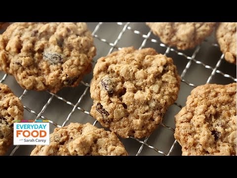 Chewy Oatmeal Raisin Cookies | Everyday Food with Sarah Carey - UCl0kP-Cfe-GGic7Ilnk-u_Q