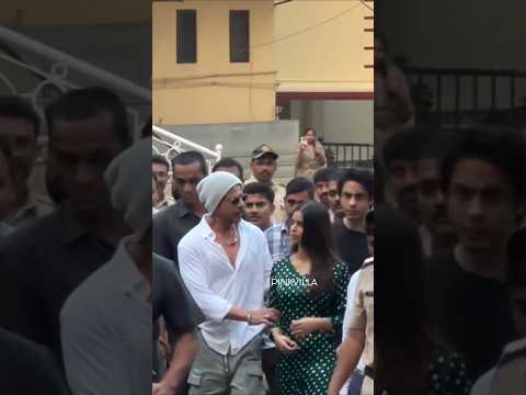 The Way Shah Rukh Khan Is Always PROTECTING Suhana Khan ?❤️ | #shorts #bollywood #trending #srk