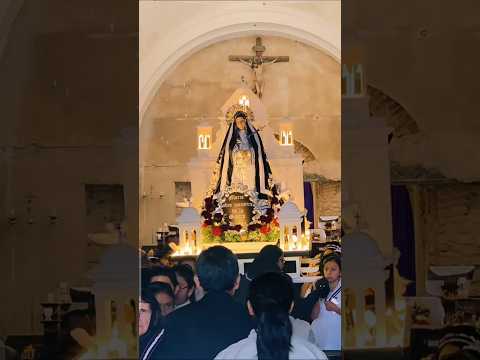 Procesión de réplica de Nuestra Señora de Soledad Iglesia del Calvario, Quetzaltenango, Guatemala.
