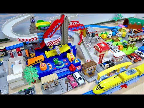 トミカタウン☆ハンドル操作わくわくドライブ&ドライブスルーバーガーショップ☆プラレール新幹線 ドクターイエローが走る街