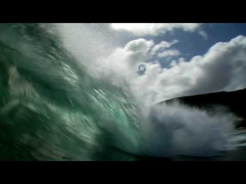 Oahu's Legendary Shores Surf Battle - Red Bull Rivals 2009 - UCblfuW_4rakIf2h6aqANefA