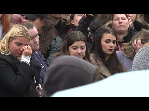 Fans gather in London to mourn, remember former One Direction star | AFP