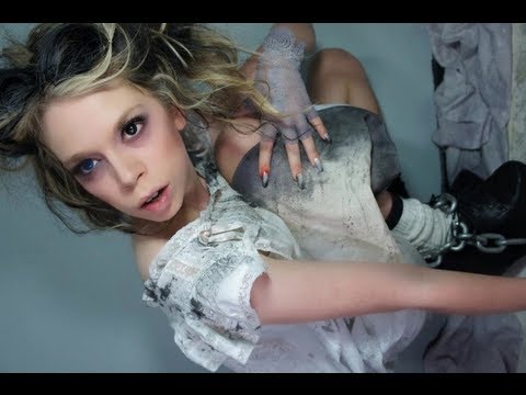 INSANE ASYLUM COSTUME DIY - UCGwPbAQdGA3_88WBuGtg9tw