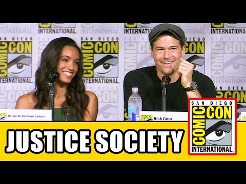 JUSTICE SOCIETY OF AMERICA At Legends of Tomorrow Season 2 Comic Con Panel - UCS5C4dC1Vc3EzgeDO-Wu3Mg