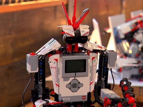 CNET News - Tech companies try to out-build, out-program each other with Legos - UCOmcA3f_RrH6b9NmcNa4tdg