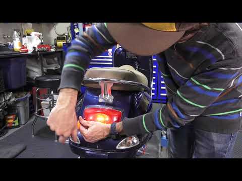 How to Change the Tail Light & License Bulb on a Vespa LX