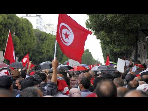 شاهد: رغم حظر جميع التجمعات بسبب كورونا.. التونسيون يتظاهرون ضد 