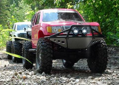 RC ADVENTURES - SCALE RC TRUCKS # 19 - MEDiC's MONSTER TRUCK Meets JEMS PINKY -  AXIALS IN LOVE - UCxcjVHL-2o3D6Q9esu05a1Q