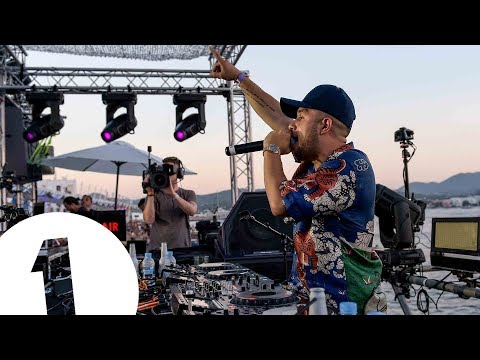 Jax Jones + RAYE live at Café Mambo for Radio 1 in Ibiza 2017 - UC-FQUIVQ-bZiefzBiQAa8Fw