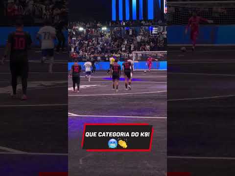 GELADOOOOO! 🥶 KELVIN cobra PÊNALTI com PARADINHA DEBOCHADA e faz um GOLAÇO #shorts