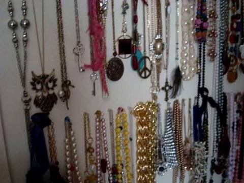 How To Organize Your Accessories - UCo5zIpjl2OQkYatd8R0bDaw