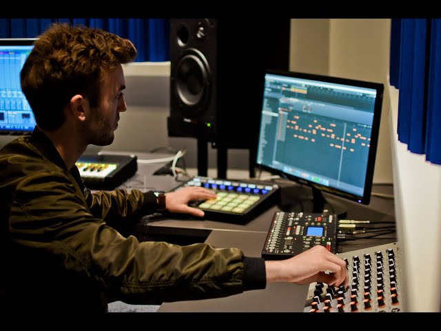 SAE Offers Electronic Music Production Course