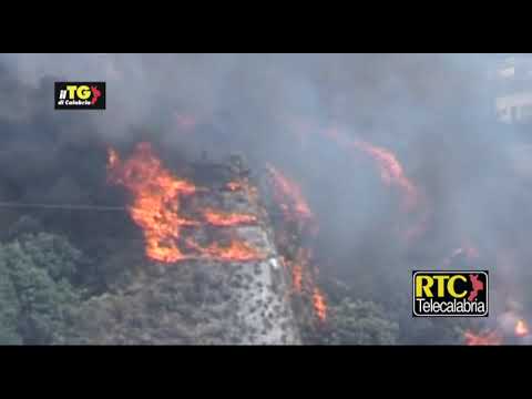 Incendio a Catanzaro quartiere Lido, evacuate alcune abitazioni - RTC