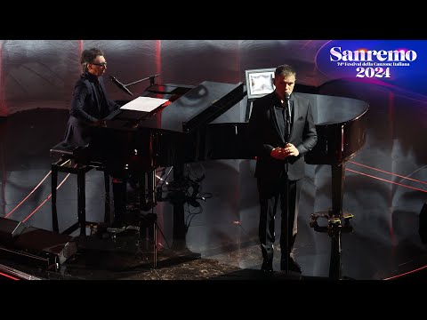 Sanremo 2024 - Paolo Jannacci e Stefano Massini cantano "L'uomo nel lampo"