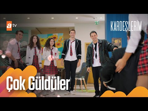 Çöplüğü boylayan Sarp helkesi güldürdü! - Kardeşlerim Arşiv Sahneler🎬