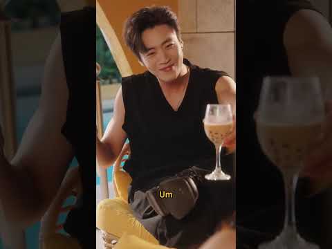 誰能想到人畜無害的小白兔竟綁了桀驁京圈太子爺逼他履行契約婚，新婚夜他冷聲警告別妄想真愛，她微笑點頭，哪料1年後離婚前夜堂堂太子爺跪地追妻，紅著眼環腰抱住她求別走