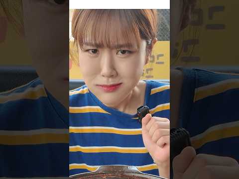 복날이니까...^^ 가볍게 통마늘 100개 들어간 얼큰순대국에 밥 X공기 먹어볼게요