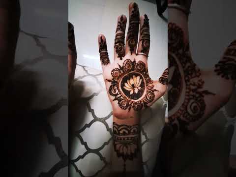 Friends how is my Mehandi? #shorts #navratri #mehandi