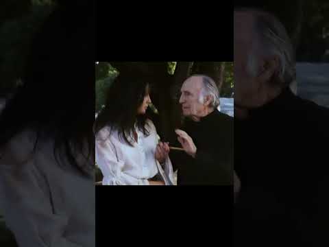What is it??? I must go now  #shannendoherty #horrormovies