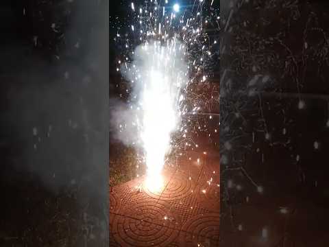 🎇Beautiful Fountain😍#shorts#ytshorts#youtubeshorts#viral#reels#shortsfeed#fire#freerishta#diwali#fun