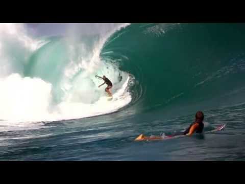 The best big wave surfers in the world - Red Bull Cape Fear - UCblfuW_4rakIf2h6aqANefA