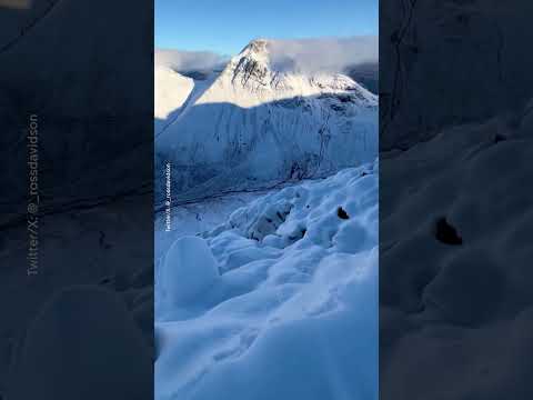 Parts of UK covered in snow as major incident declared
