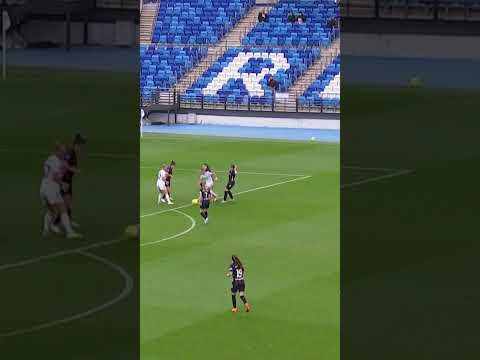 El primero del Real Madrid es obra de Caroline Weir