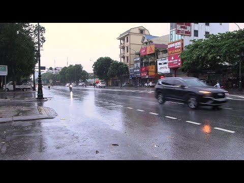 Rain batters Vietnam’s coastal city of Vinh as Typhoon Kajiki makes landfall | AFP