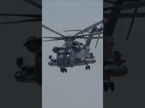 CH-53!アメリカ海兵隊強襲部隊を展開させる大型ヘリの迫力！