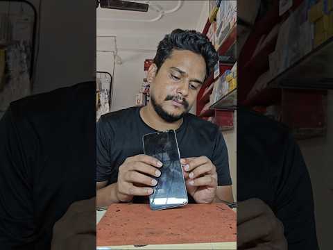 कस्टमर हड़बड़ी में दुकान पर पहुंचा! 😱#mobilerepair #smartphone #mobilephonerepair #dailyvlog #viral