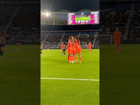 Pina + Kika = magia #ligafmoeve #barçafemeni #fcbarcelona #kikanazareth #claudiapina