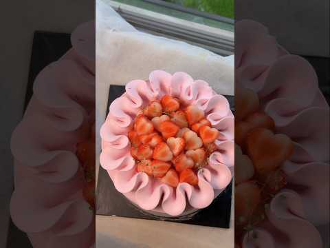 Simple things, done repeatedly and practiced, can also produce beautiful cakes… Creator