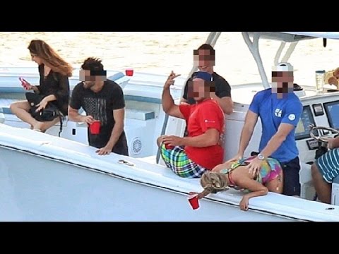 Lewd Behavior on a Boat - UCtinbF-Q-fVthA0qrFQTgXQ