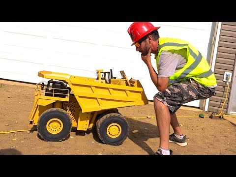 YouTube GOLD Eps. 7 - I SIT IN IT? UNBOXiNG a 797F MINE TRUCK & RC4WD DOZER | RC ADVENTURES - UCxcjVHL-2o3D6Q9esu05a1Q