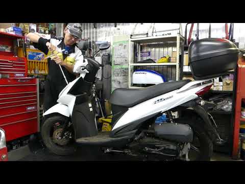 SUZUKI アドレス１１０ (CE47A) ただひたすらバイク屋の作業に付き合わされるだけの動画