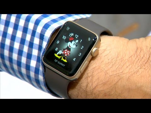 The new Apple Watch Series 2 comes with built-in GPS and waterproofing - UCOmcA3f_RrH6b9NmcNa4tdg