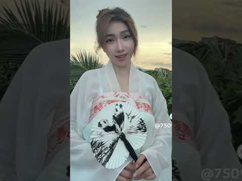 MUỘI HK 💝 TRONG VAI CÔ GÁI HÀN QUỐC 💝