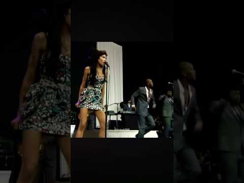 AMY WINEHOUSE 😢🕊️❤️ She The Best #amywinehouse #youtubeshorts #live #music #musician #singer #jazz