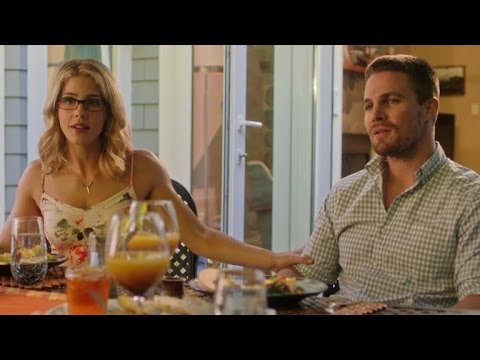 EXCLUSIVE: 'Arrow' Sneak Peek: See the Olicity Engagement Before the Season 4 Premiere! - UCdtXPiqI2cLorKaPrfpKc4g