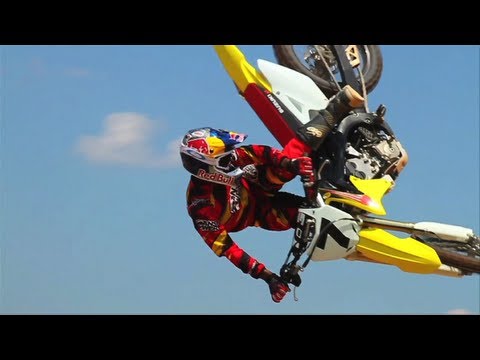 James Stewart rides new Suzuki at home track - UCblfuW_4rakIf2h6aqANefA