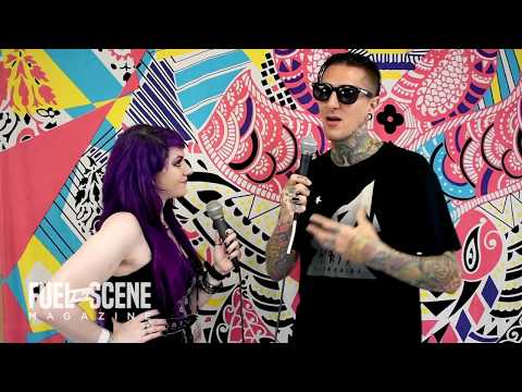 Interview with Chris Motionless of MOTIONLESS IN WHITE at Vans Warped Tour 2018 - UCAIrMAyUhW8eJ09H384HLiA