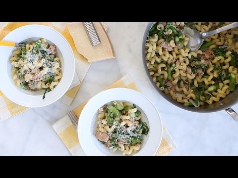 One-Pan Tuna Pasta- Everyday Food with Sarah Carey - UCl0kP-Cfe-GGic7Ilnk-u_Q